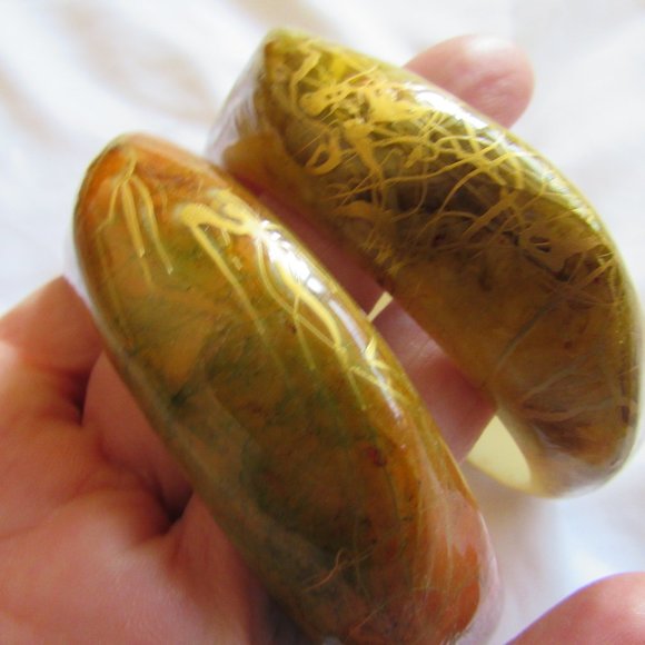 Set of 2 Orange and Gold Octagonal Resin Bangles - Picture 4 of 5